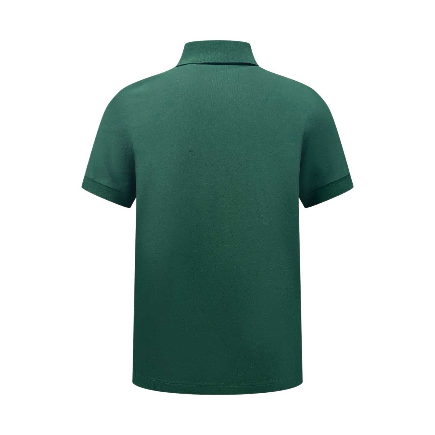 Lacoste crocodile logo Polo shirt (Green). The original version was purchased for 1,090 and developed. The fabric is made of custom-made glaze bee extract cotton. It is delicate, soft and comfortable. It is a pine dark green that has been deposited by time. The soft tones make people calm and calm. The iconic small crocodile pops up in the heart and coexists with the background color. It does not grab the color but has its own recognition. It is simple and simple. It uses solid color as the base and the logo as the print. It shows the texture and brand heritage in a low-key manner. It adopts the stamping process to make independent embroidered stamps through computer embroidery, and then positions them and sews them to fix it on the clothes. It has a strong three-dimensional effect, is strong and washable, has stable quality, and the fabrics have been washed with enzymes. It has a better hand feel and texture. It is not easy to deform, shrink or fade, and maintains long-term beauty. Size:S-M-L-XL